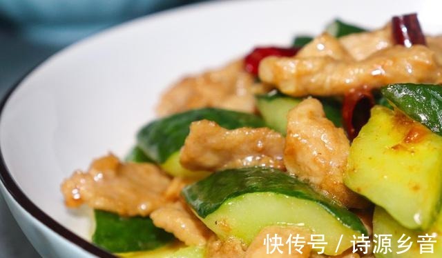 青瓜|青瓜清脆爽口,搭配肉片简单爆炒,出锅香气扑鼻,做法简单零失败!