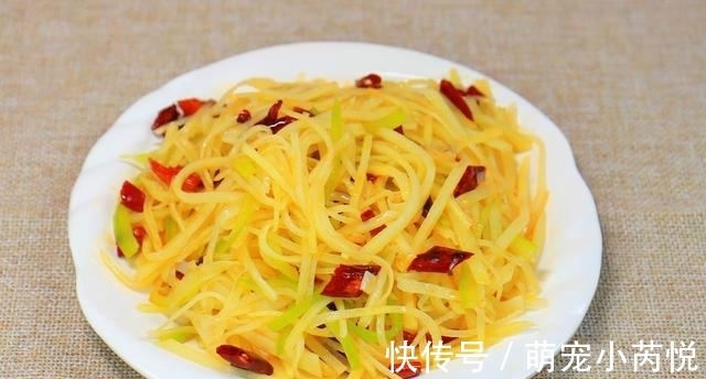 关键|炒土豆丝，放醋时机是关键，10人有9人放错，难怪粘锅还不脆