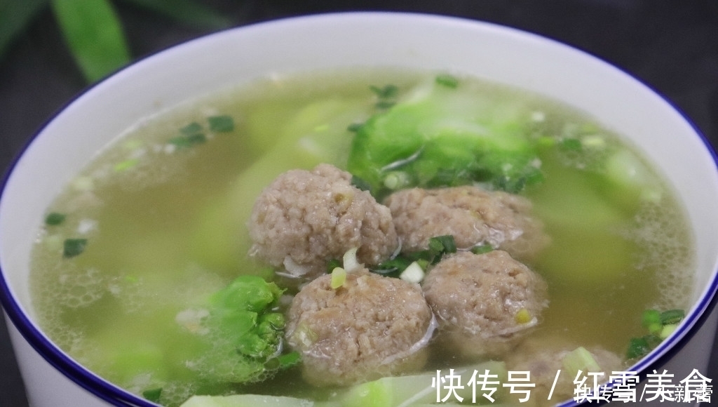 小窍门|肉丸子下锅就散？学会小窍门，肉丸子保准不松散，还很有弹性！