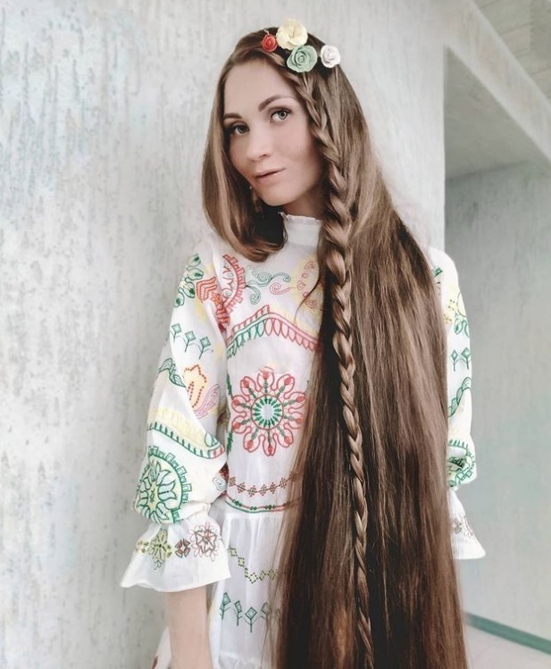 长发公主|现实版长发公主:17年没剪过头发,头发长达1.72米