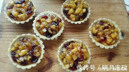 搅拌均匀|这款简单、易操作的苹果派,酸酸甜甜的,全家都喜欢吃