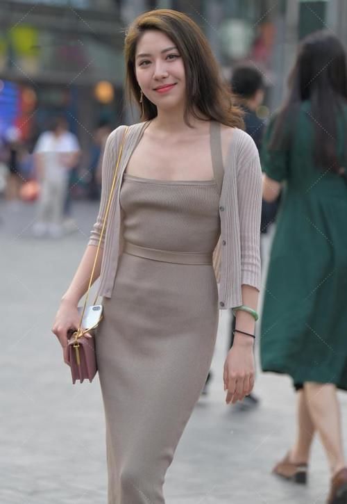 搭配的好，同色系是最能突出高级感的穿搭