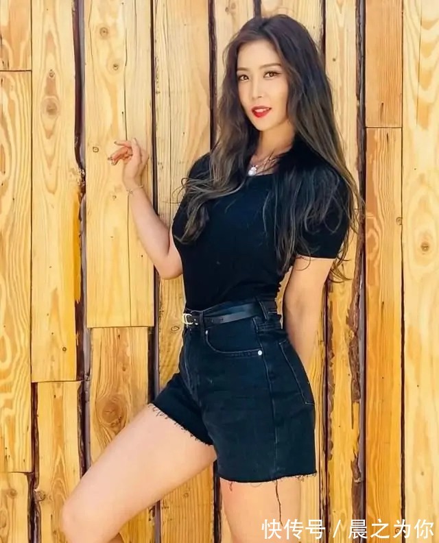 教练|130斤韩国美女教练，前凸后翘的完美身材，令人非常的羡慕