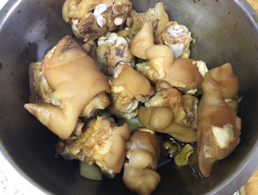  加点|炖猪蹄时为什么炖不烂？大厨透漏：多加点此料，炖的会更软烂入味