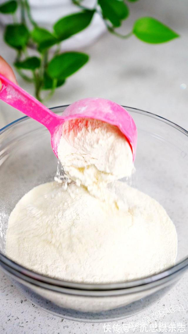 黄米面的年糕你吃过吗比糯米粉做的更粘更好吃,看完你也试试吧