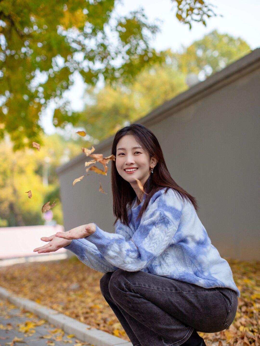 秋冬 秋冬要利用“毛衣”打造少女感,借鉴这些模板,配裤子裙子都好看