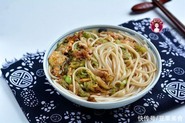  适量|家常美味鸡蛋圆白菜面，锁住家人的胃