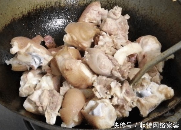 它是“天然雌激素”,女性隔三差五就要吃,50歲了依舊看著年輕