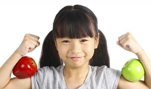 长高|要孩子长大个,4个影响因素很重要,孩子常吃这些食物有助于长高