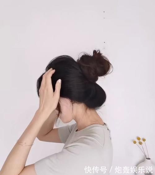 大法|5种免橡筋绑头发大法女生必学!零工具随时打造韩星慵懒的气质!