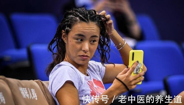 时尚 嘻哈风必备发型,脏辫造型逐渐走向潮流,炫酷又帅气!