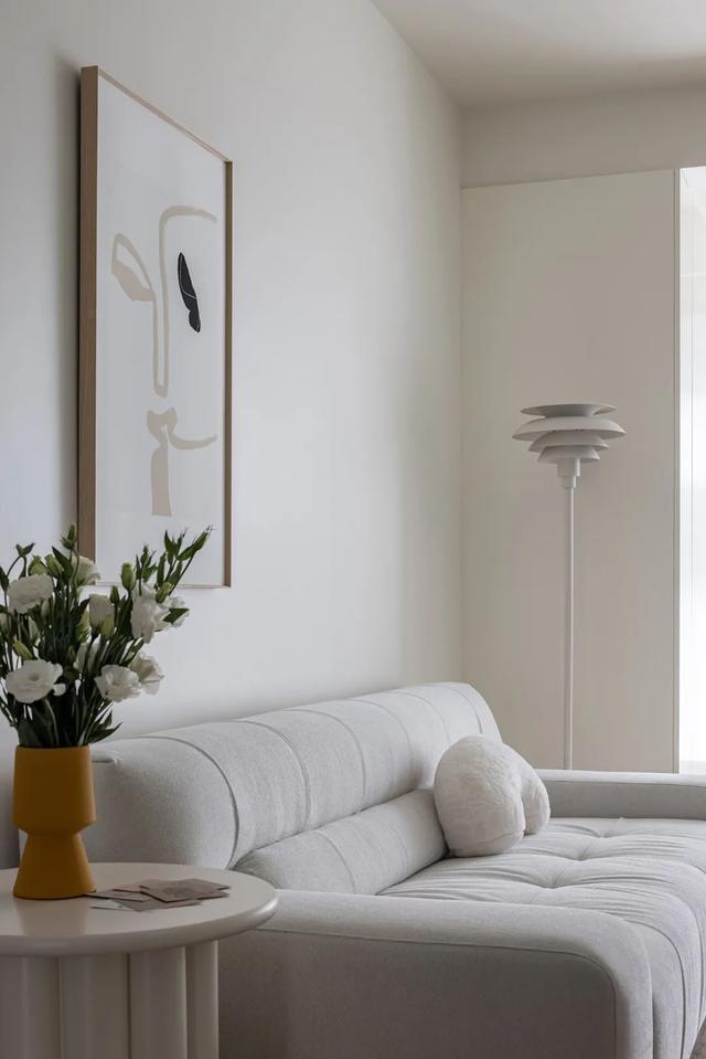 收纳|这对夫妻的“穷装风”新家,明亮又舒适,证明了越简单越美好!