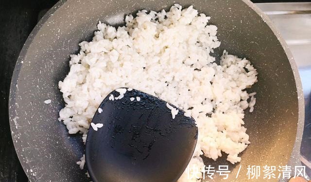 美味|在家制作黄金炒饭,鲜香美味,好吃又有营养!