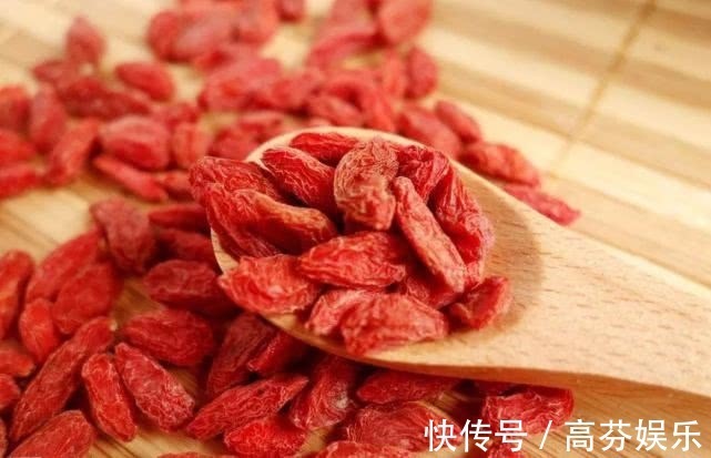 养肝明目|枸杞和它是“黄金搭档”,每天喝两口,肾气补满了,肝也干净了