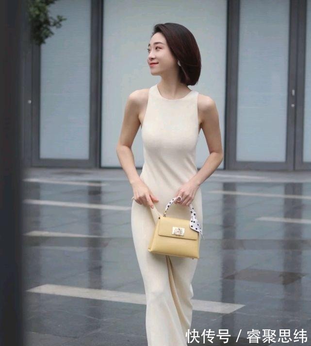 视觉效果 女人的服装穿搭很有讲究,可以穿上精致的裙装,轻松成为优雅女人