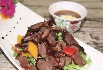 美食推荐:铡椒生焖鱼、巧手什锦拌鸡胗、干炒水晶虾仁制作方法