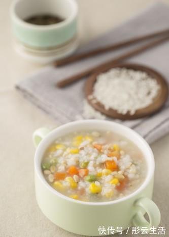豌豆|黄色的玉米、绿色的豌豆、橙色的胡萝卜让粥丰富多彩,养眼又美味