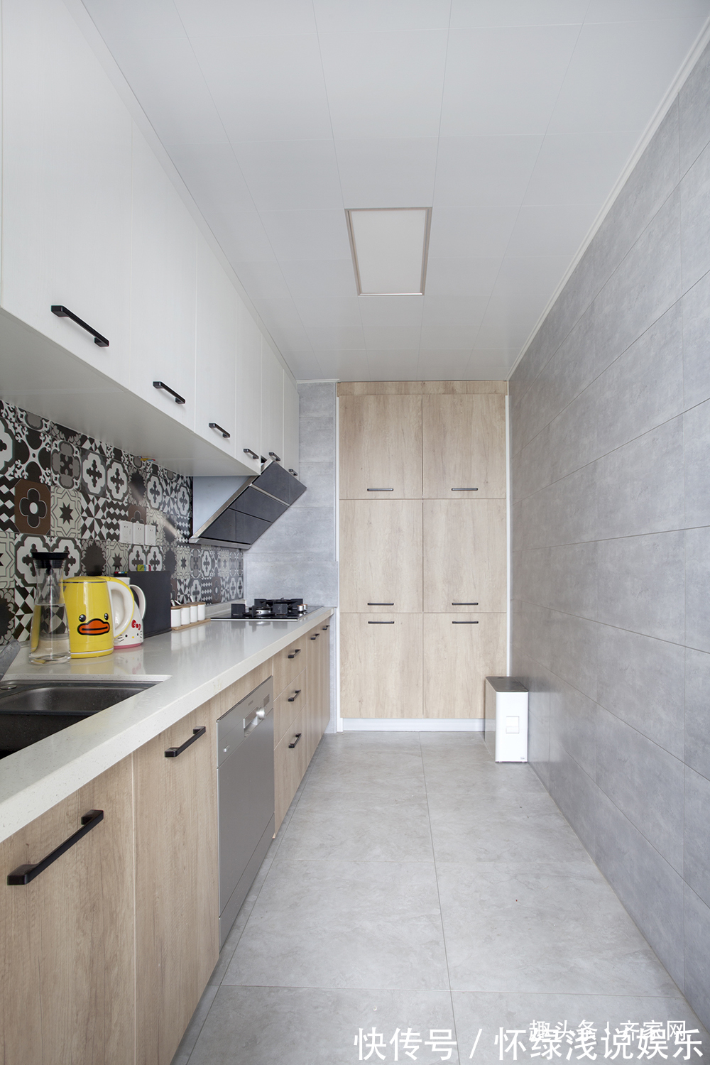 背景墙|混搭风格三居,儿童房和客厅相互呼应,一家人在一起的幸福!