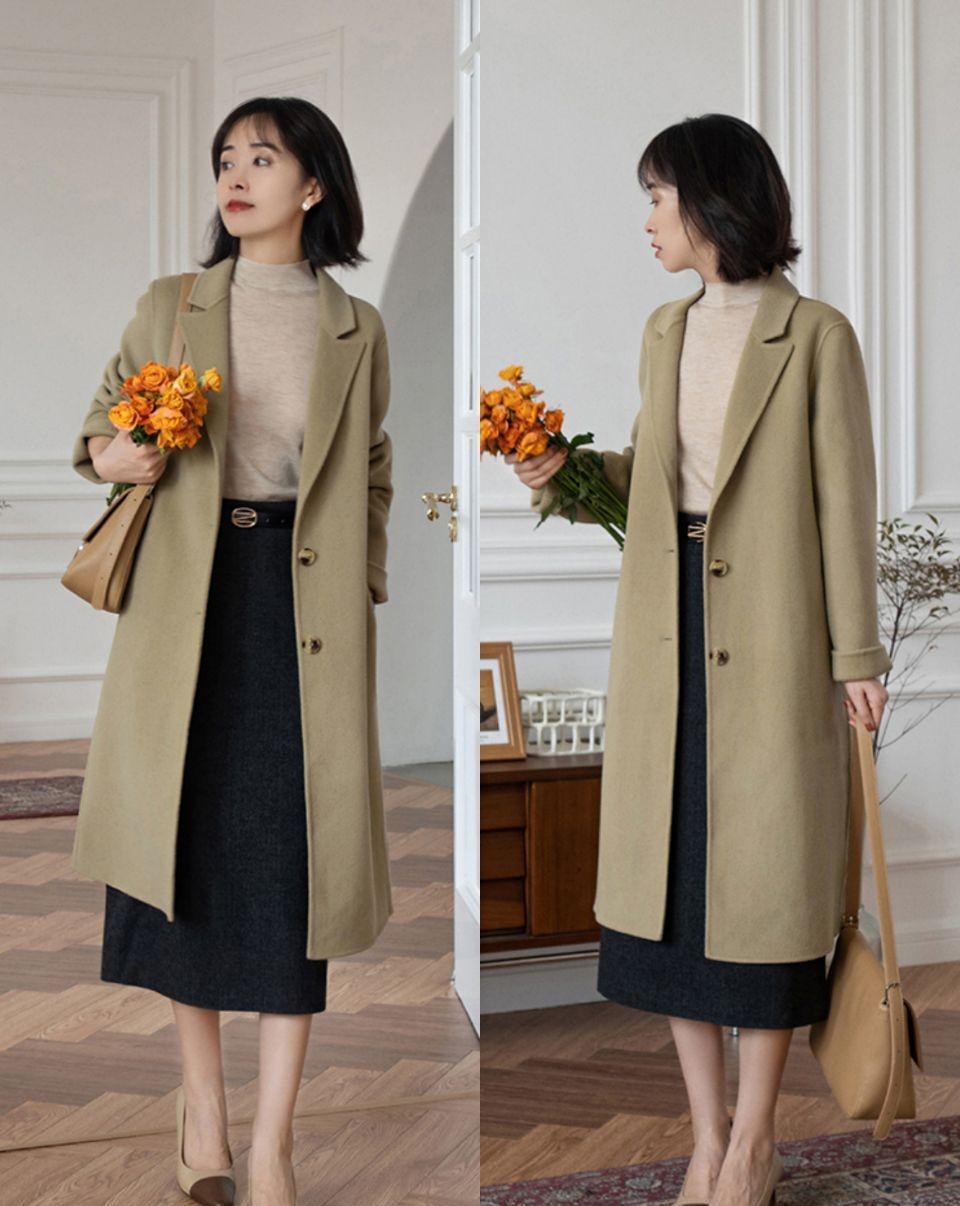减龄 大衣下面别总配裤子，今年更流行这样搭，40岁女人穿减龄又洋气
