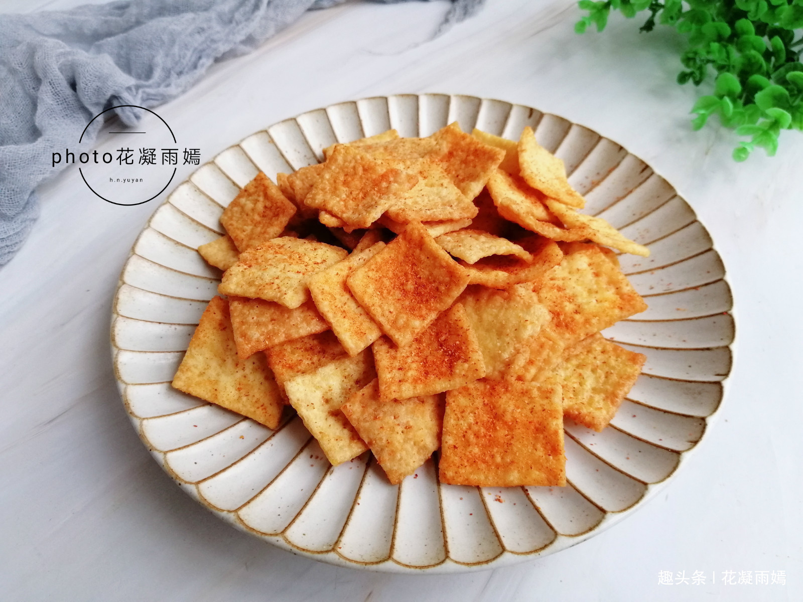酥脆|小米别光熬粥了,加1个鸡蛋,1碗面粉,教你做成锅巴,又香又酥脆