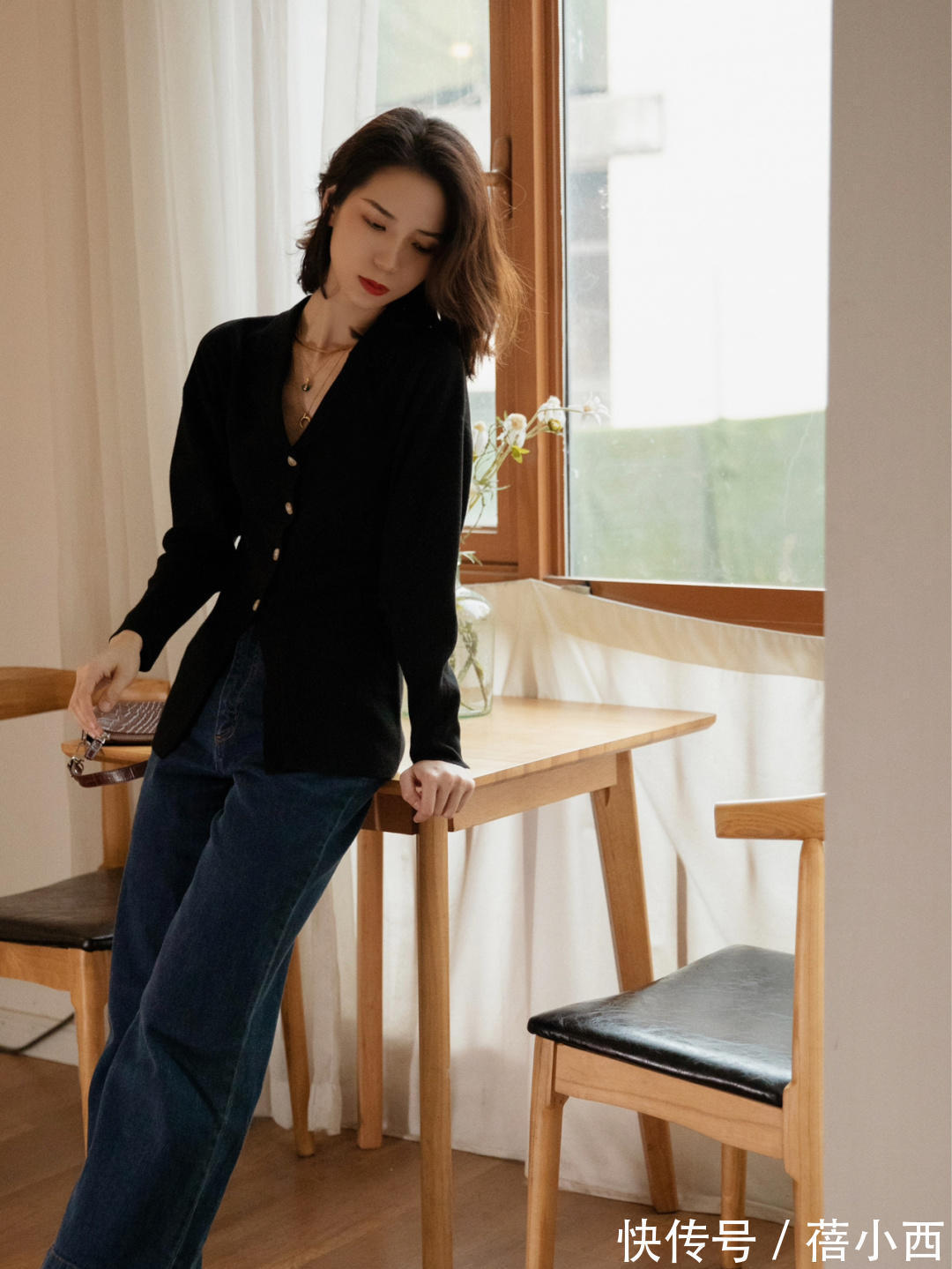 博主|针织衫穿出“奶奶辈”的感觉?来看这位博主的穿搭,全是实用干货