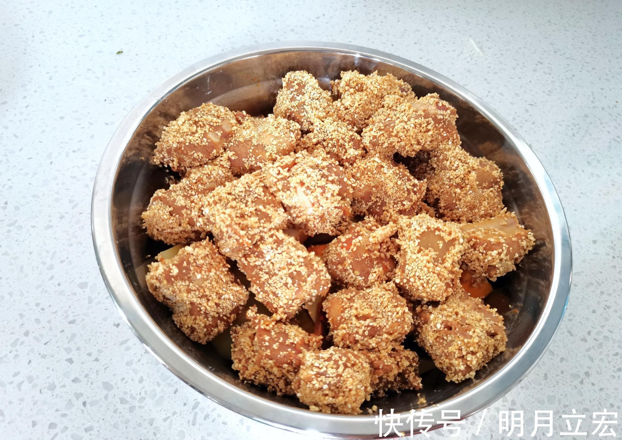 排骨|一家三口的午餐真馋人，用心做的排骨孩子连吃三块，并大赞太香了