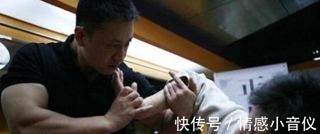 巴菲特|中国保镖李旭,徒手打倒30个壮汉,一个小时高达28万人民币