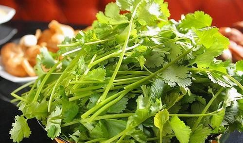  山楂|女性担心自己老的快，不妨常吃3种食物，补血活血、抵抗衰老