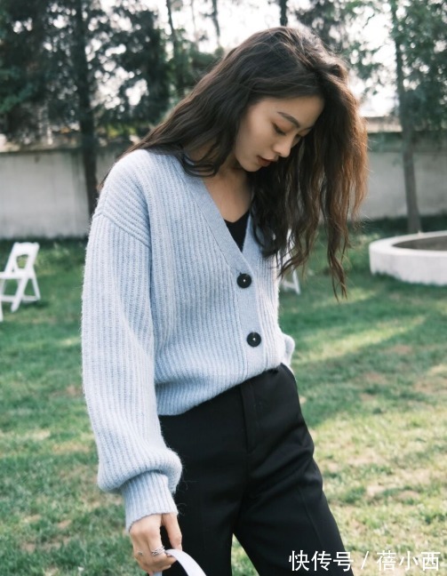 九分裤 微胖女生别乱穿裤子,小黑裤才最适合你,配毛衣、西装都很时髦