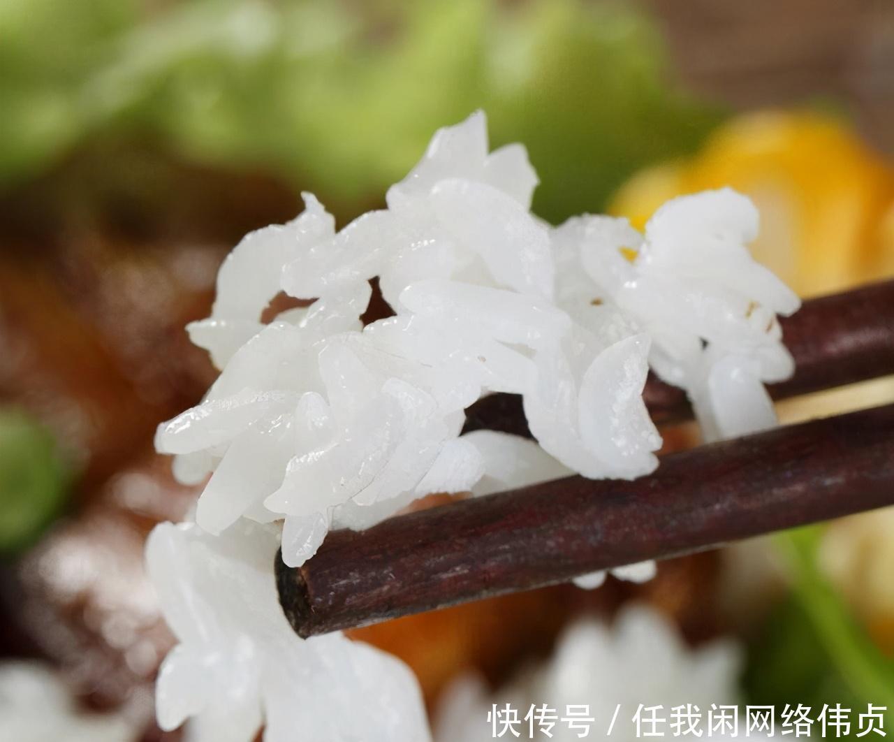 热饭|自热饭风靡一时,吃货直呼神奇,但有谁注意到里面的“假大米”