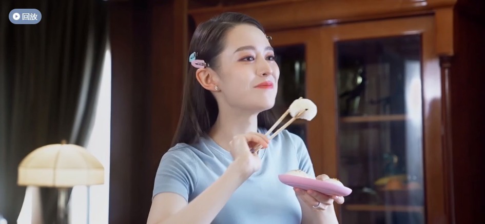 夢(mèng)婕|潮玩季直播：李誠(chéng)儒對(duì)吃很講究，陳妍希吉娜蔣夢(mèng)婕表現(xiàn)驚艷