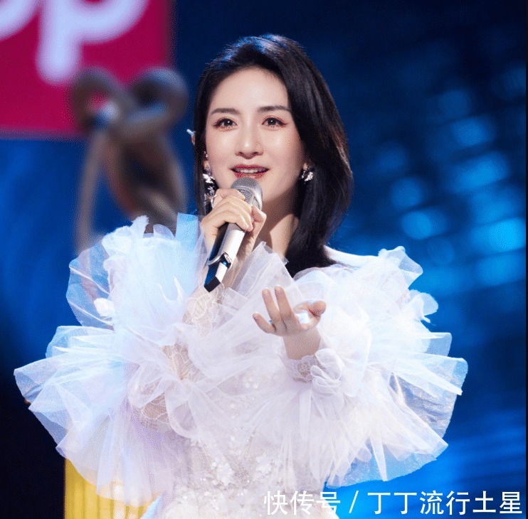 继谢娜官宣复工后,杜海涛时隔3个月首次营业,发文为新节目做宣传