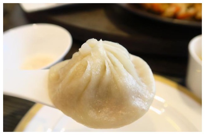 做包子时,切记不要只加酵母!多加“2白”,包子又白又香又筋道