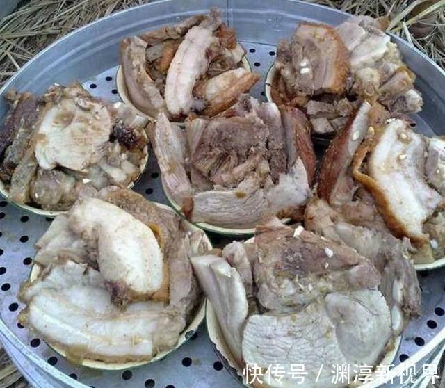 农村90后小伙结婚,婚宴上大鱼大肉分量足却没人吃,