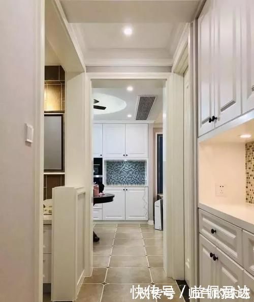 瓷砖|老公坚持在过道打柜子,完工后我懵了,电视墙十分抢眼,谁见过!