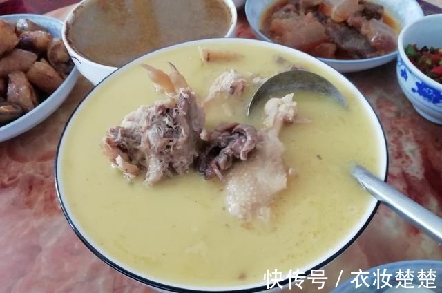 奶奶|孩子过生日,奶奶做了一桌菜,朋友圈火了,网友:我也想过生日了