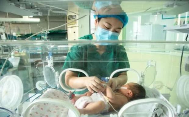 新生儿出生时,医院为何要留脚印?医生不会告诉你,但家长要知道