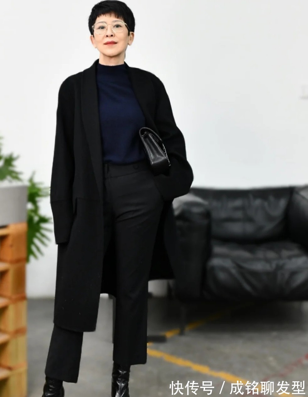 时尚|这几位阿姨太会穿了,简约随意又自然,时尚减龄不装嫩,还挺有范