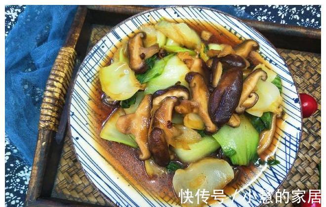 口感|香菇炒油菜,记得加1味,油菜翠绿不发黑,口感更嫩香