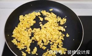 家常炒饭之咖喱炒饭,做法简单,美味营养,一道不错的小白菜谱