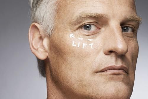 寿命长的男性,晚上都最爱做这5件事,若你常做,恭喜你很健康