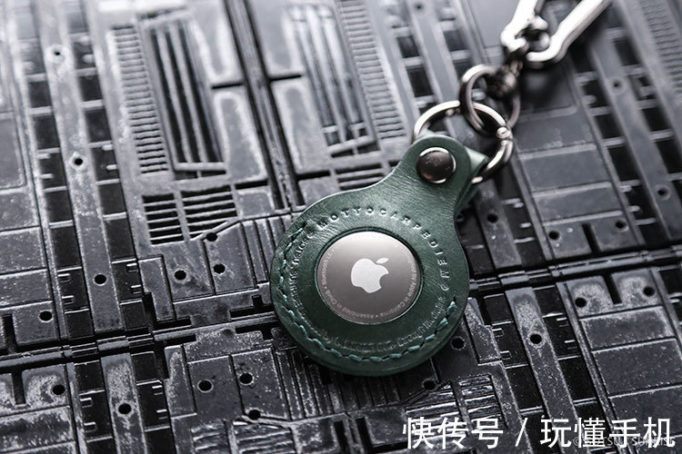 皮革 高达联名皮革产品:三大经典招牌机甲均亮相