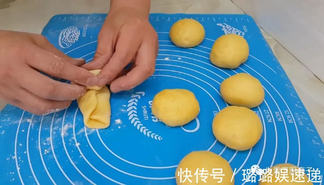 家常面包的做法，不用烤箱，不用揉出薄膜，零厨艺也能一次成功