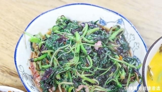 家人|周末家人聚餐，我弄了9个菜，6荤3素，一锅米饭吃得一粒不剩