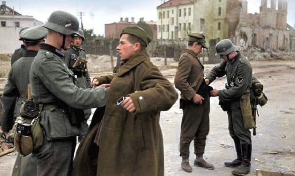 莫斯科|二战结束前夕，6万被俘德军莫斯科游街，为何引发全城高度恐慌？