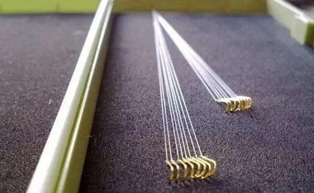 天冷钓鲫鱼，把子线长和子线短的上鱼效果发挥到极致