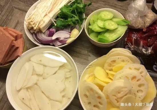 大叔家的下饭菜麻辣香锅,麻辣可口,鲜香味美,家人爱吃!