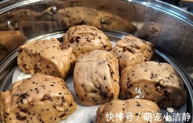 家里有面粉，试试这样做，比包子简单，好吃又健康，当早餐更营养