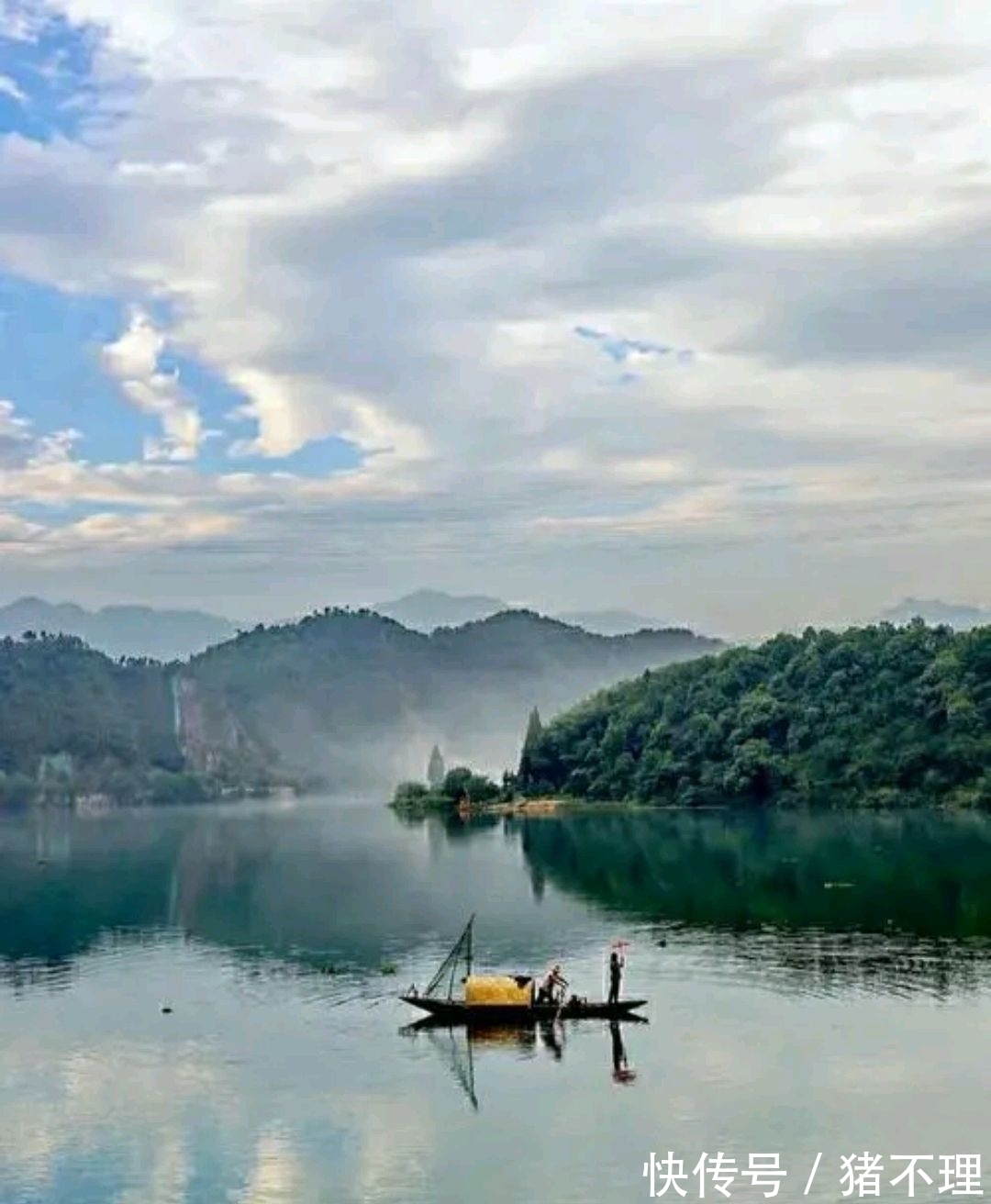 下联|五言诗联：棹声穿玉树，如何对下联