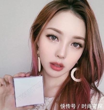 整型 美妆教主Pony大方坦承整形两次!术后跟粉丝分享“术前VS术后”!